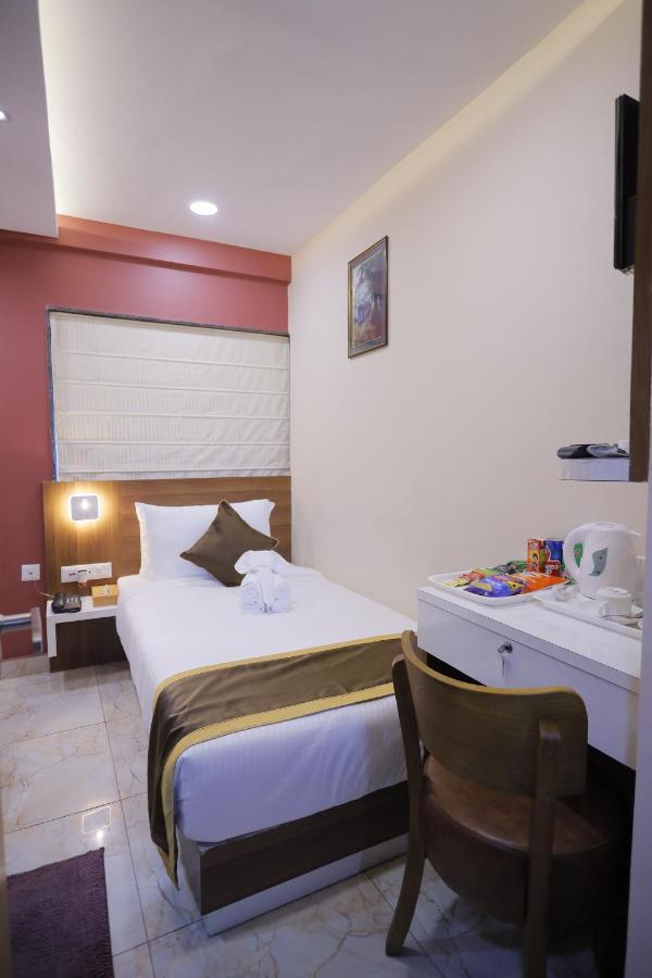 The Avenue Hotel Ballygunge Calcutta Buitenkant foto